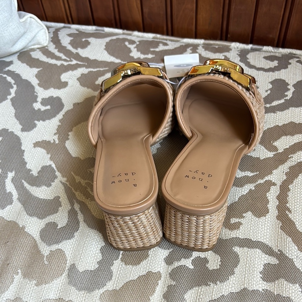 A New Day Tan Woven Slide Sandals 6M - Picture 3 of 4